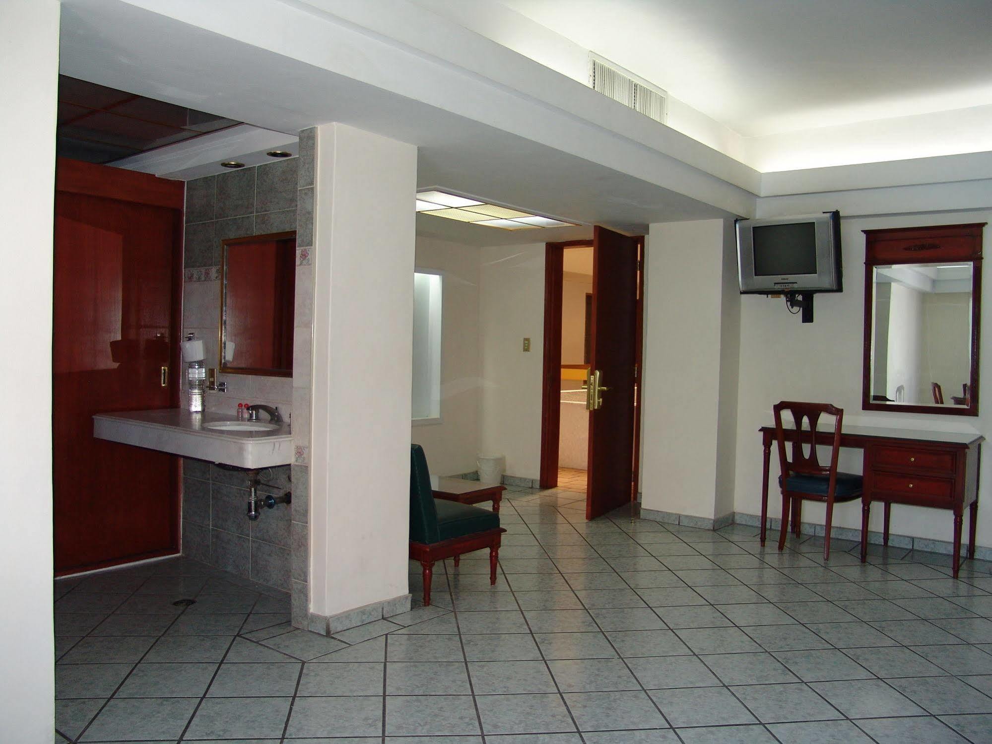 Hotel Posada Arcos 산 후안 데 로스 라고스 외부 사진